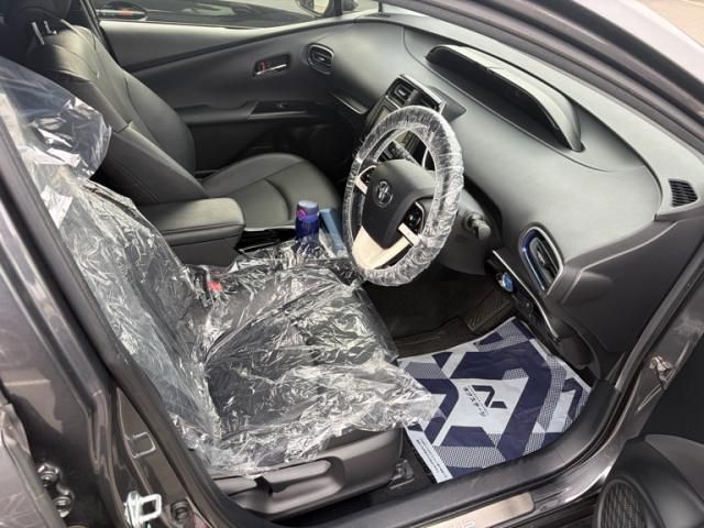 TOYOTA PRIUS 2017 Image 31