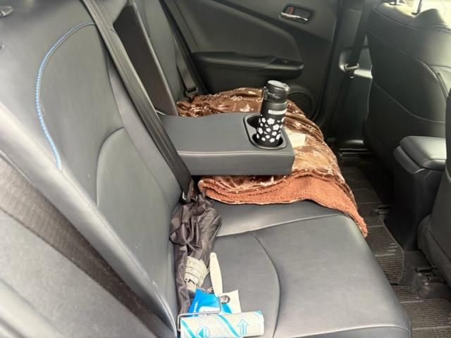 TOYOTA PRIUS 2017 Image 31