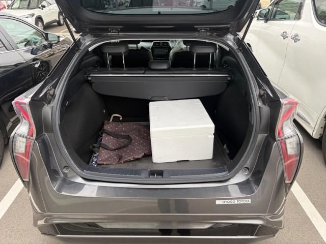 TOYOTA PRIUS 2017 Image 31