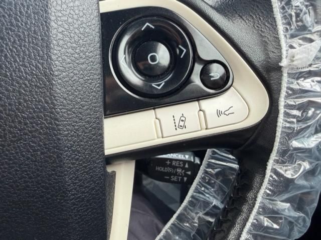 TOYOTA PRIUS 2017 Image 31