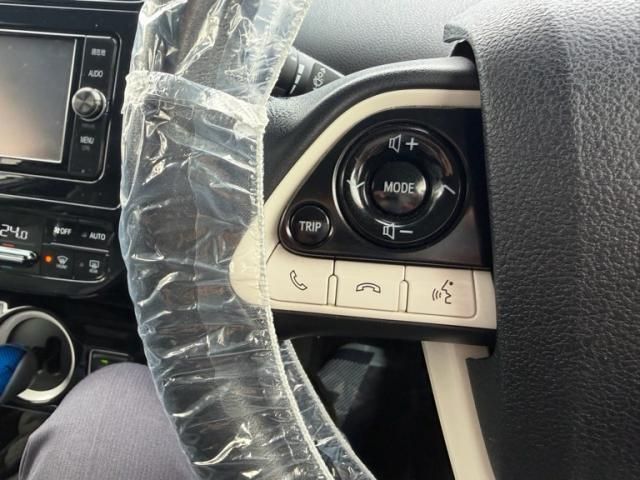 TOYOTA PRIUS 2017 Image 31