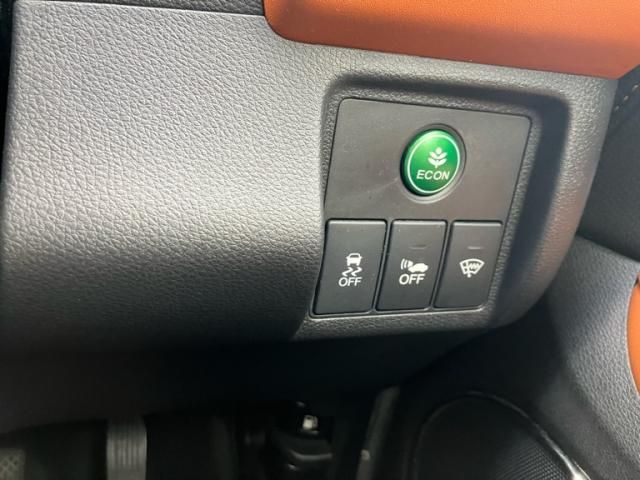 HONDA VEZEL HYBRID 2014 Image 31