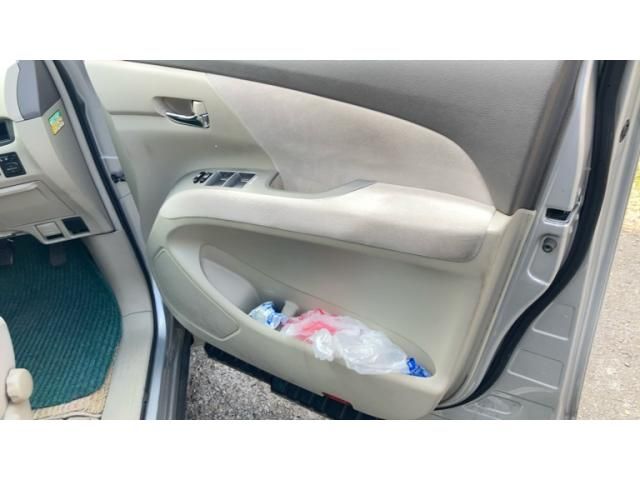 TOYOTA ESTIMA 2006 Image 31