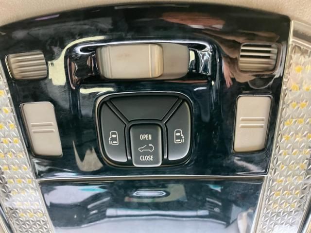 TOYOTA ALPHARD 2012 Image 31