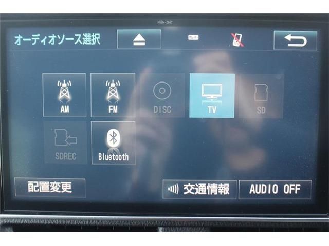 TOYOTA VOXY HYBRID 2018 Image 31