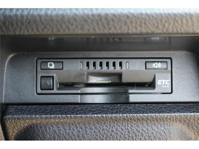 TOYOTA VOXY HYBRID 2018 Image 31