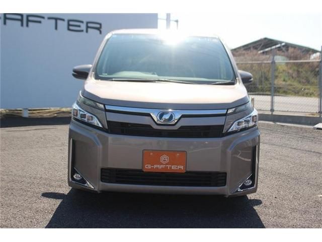 TOYOTA VOXY HYBRID 2018 Image 31