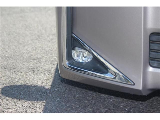 TOYOTA VOXY HYBRID 2018 Image 31