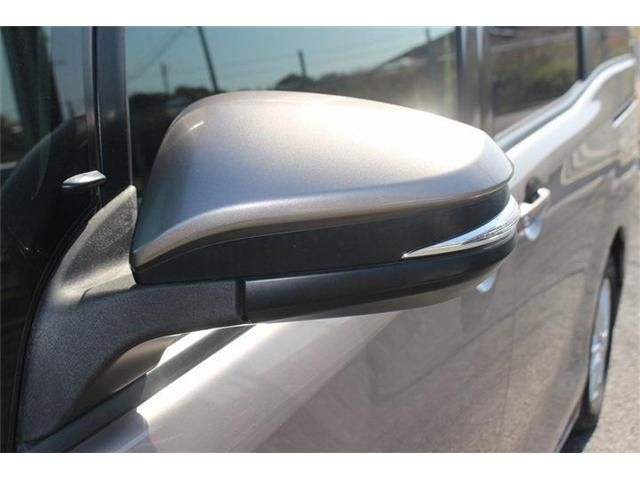 TOYOTA VOXY HYBRID 2018 Image 31