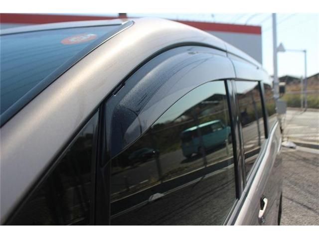 TOYOTA VOXY HYBRID 2018 Image 31