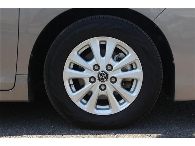 TOYOTA VOXY HYBRID 2018 Image 31