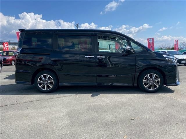 TOYOTA VOXY 2018 Image 31