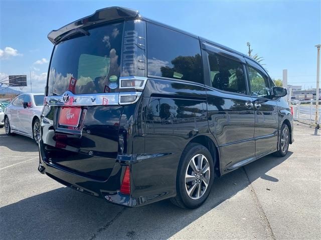 TOYOTA VOXY 2018 Image 31