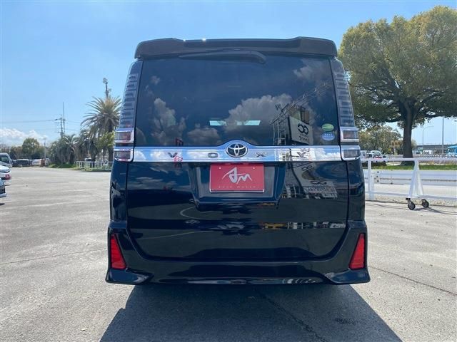 TOYOTA VOXY 2018 Image 31