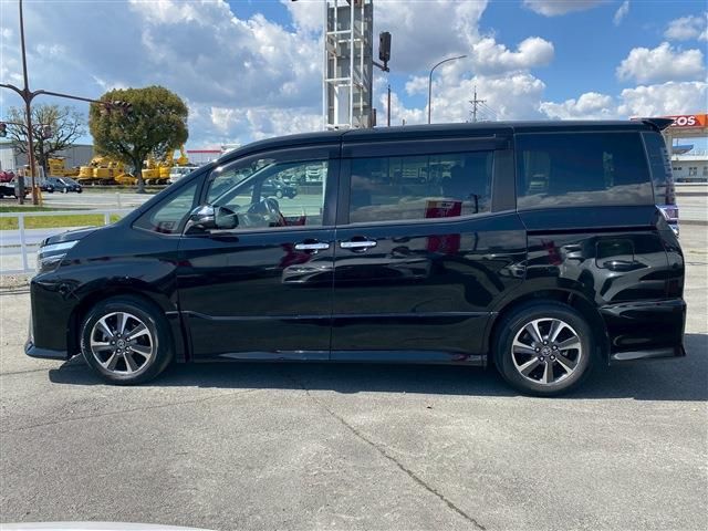 TOYOTA VOXY 2018 Image 31