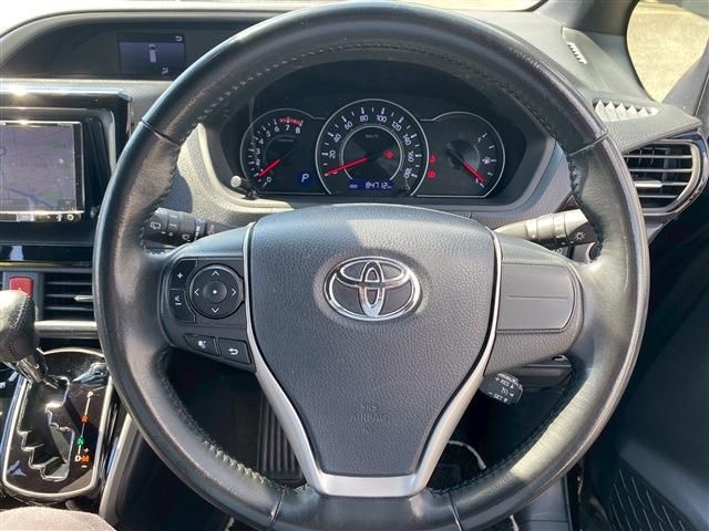 TOYOTA VOXY 2018 Image 31
