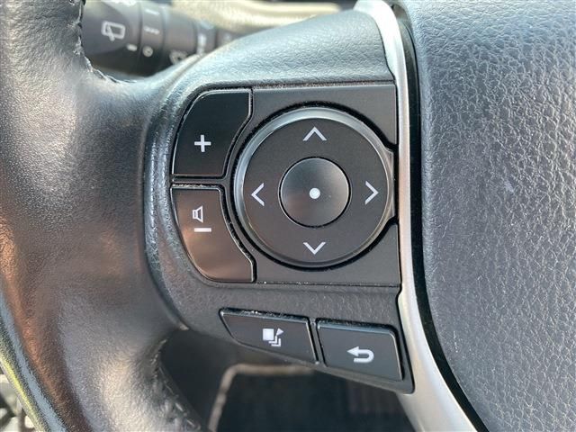 TOYOTA VOXY 2018 Image 31