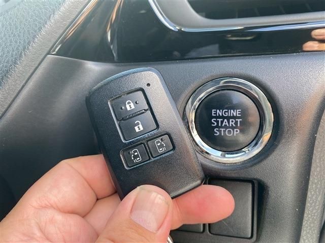 TOYOTA VOXY 2018 Image 31