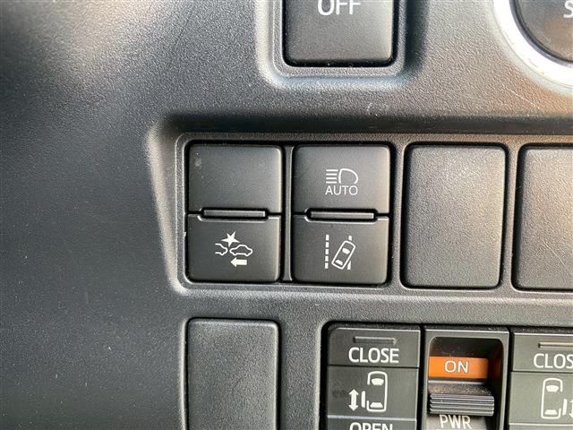 TOYOTA VOXY 2018 Image 31