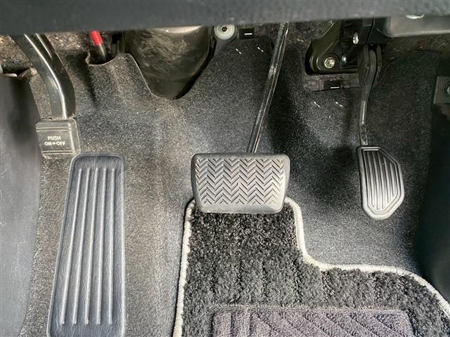 TOYOTA VOXY 2018 Image 31