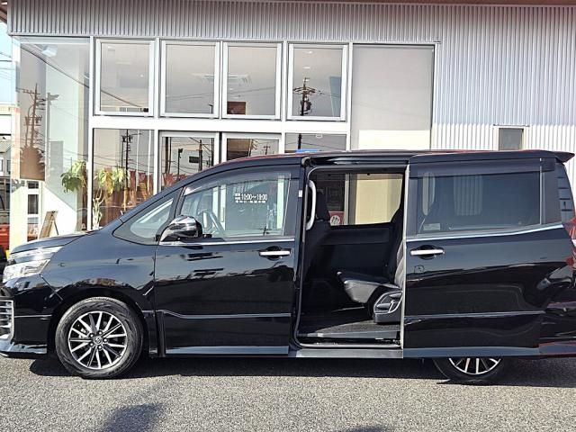 TOYOTA VOXY 2015 Image 31