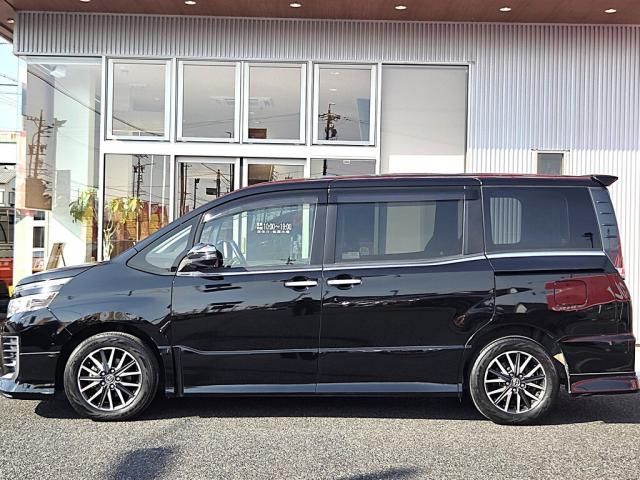 TOYOTA VOXY 2015 Image 31