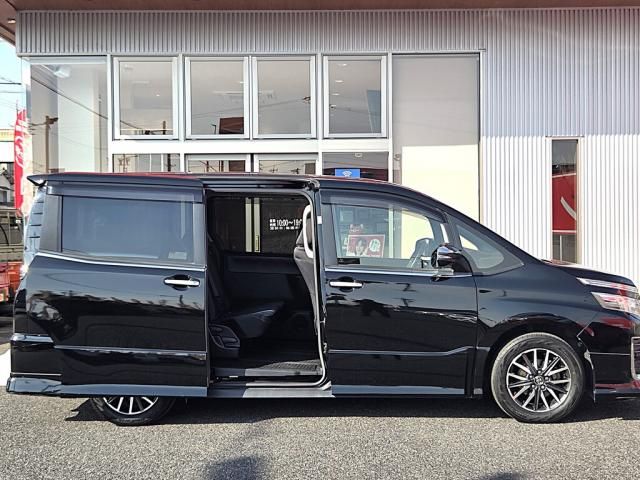 TOYOTA VOXY 2015 Image 31