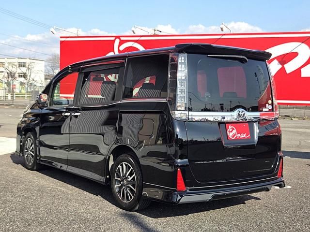 TOYOTA VOXY 2015 Image 31