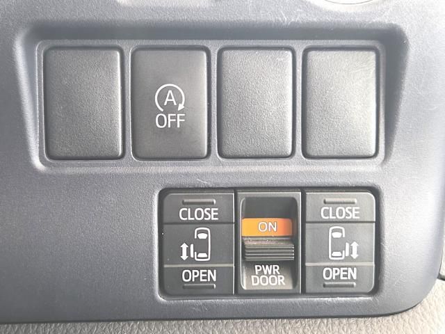 TOYOTA VOXY 2015 Image 31