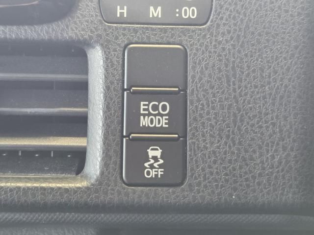 TOYOTA VOXY 2015 Image 31