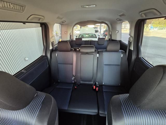 TOYOTA VOXY 2015 Image 31