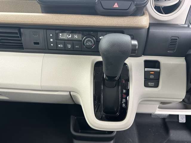 HONDA N BOX 2025 Image 31