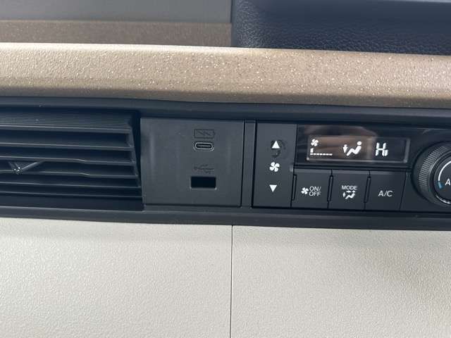 HONDA N BOX 2025 Image 31