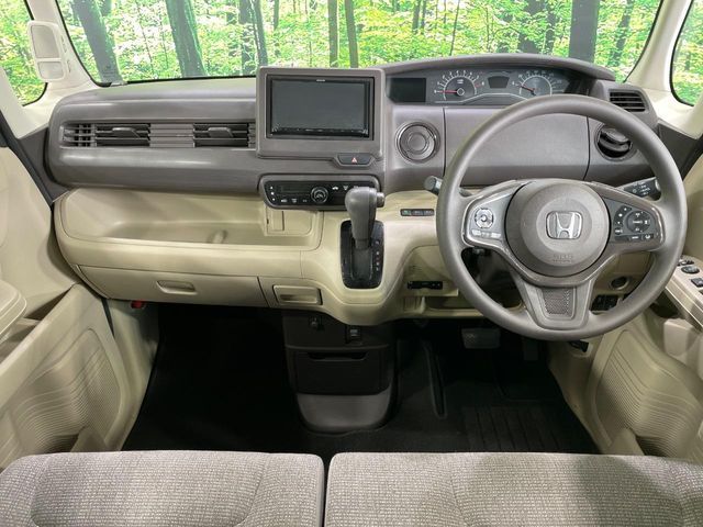 HONDA N BOX 2018 Image 31