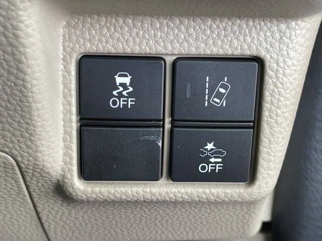 HONDA N BOX 2018 Image 31