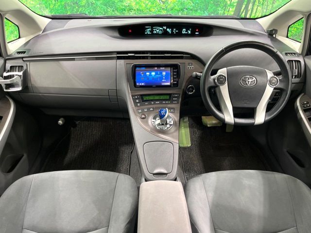 TOYOTA PRIUS 2011 Image 31