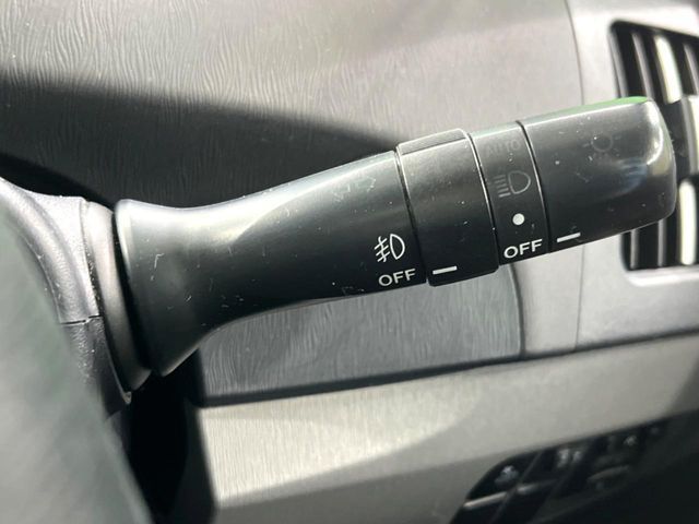 TOYOTA PRIUS 2011 Image 31