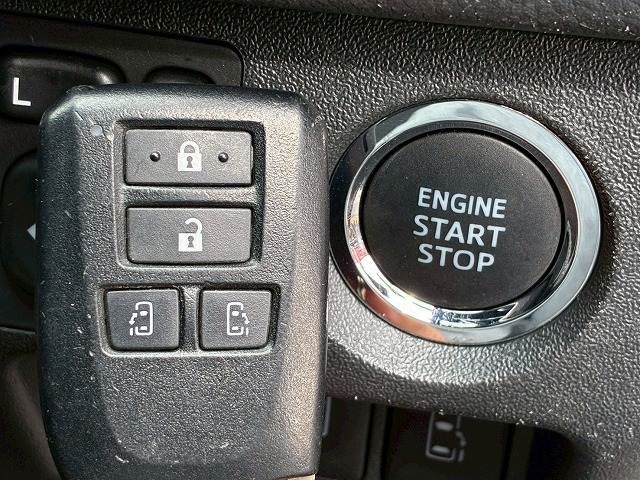 TOYOTA HIACE VAN 4WD 2023 Image 31