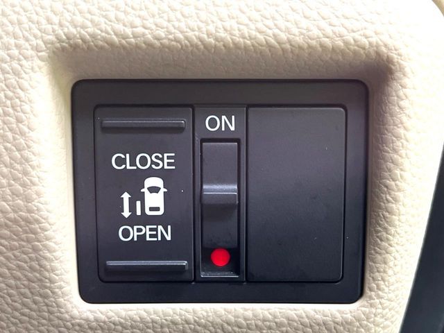 HONDA N BOX 2017 Image 31