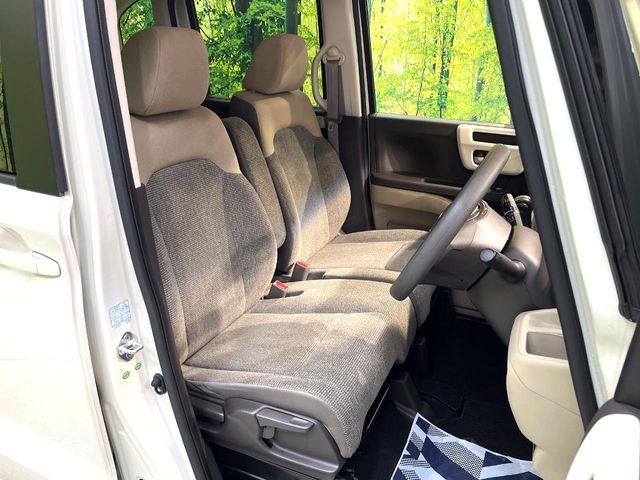 HONDA N BOX 2017 Image 31