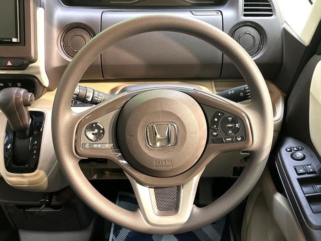 HONDA N BOX 2017 Image 31