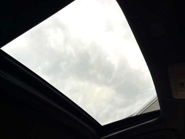 TOYOTA LEXUS IS300H 2022 Image 31