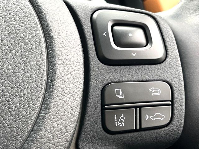 TOYOTA LEXUS IS300H 2022 Image 31