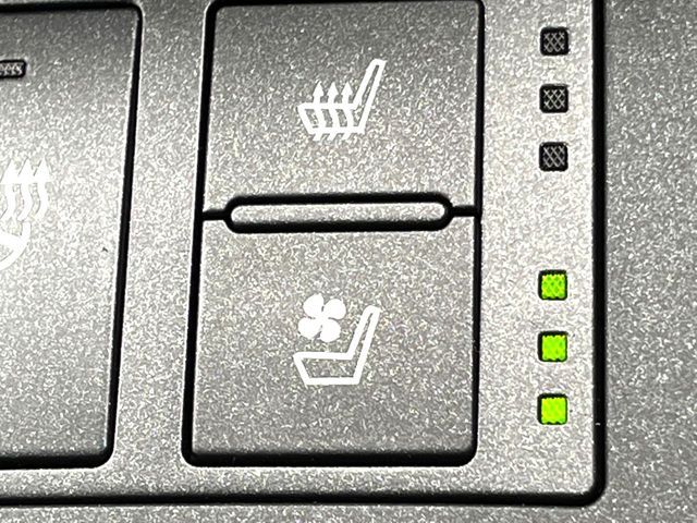 TOYOTA LEXUS IS300H 2022 Image 31