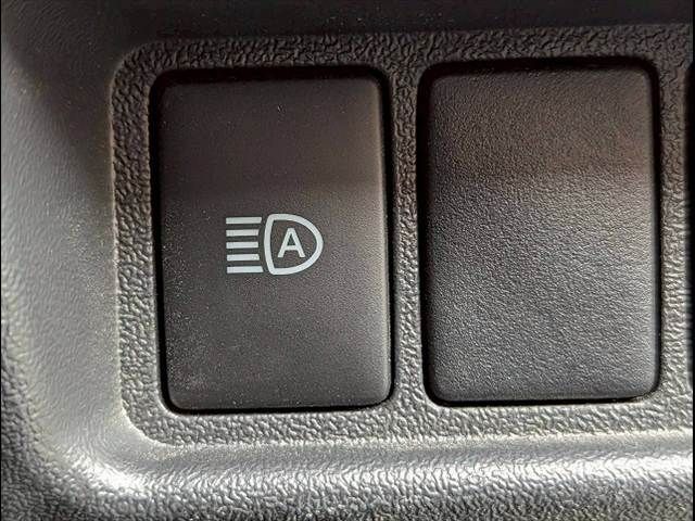 TOYOTA HIACE VAN 2WD 2023 Image 31