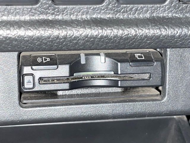 NISSAN ELGRAND 2012 Image 31