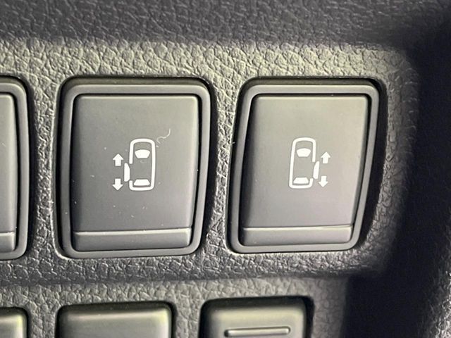 NISSAN ELGRAND 2012 Image 31