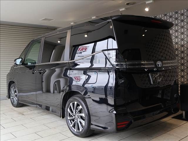 TOYOTA VOXY HYBRID 2023 Image 31