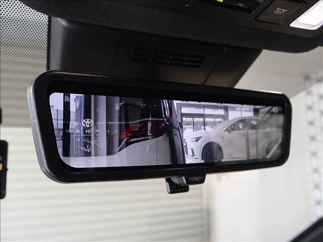 TOYOTA VOXY HYBRID 2023 Image 31