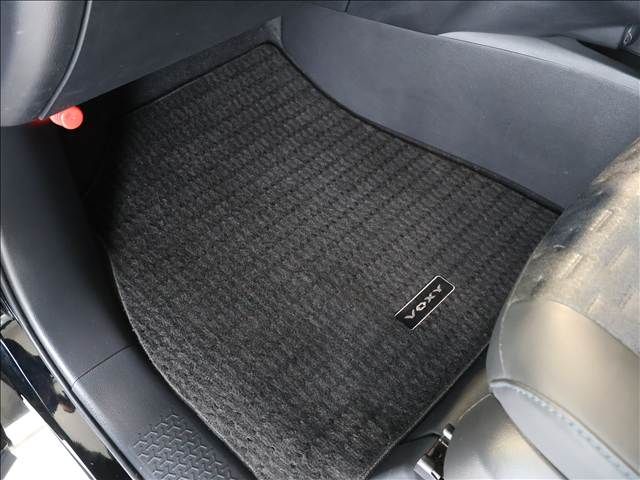 TOYOTA VOXY HYBRID 2023 Image 31